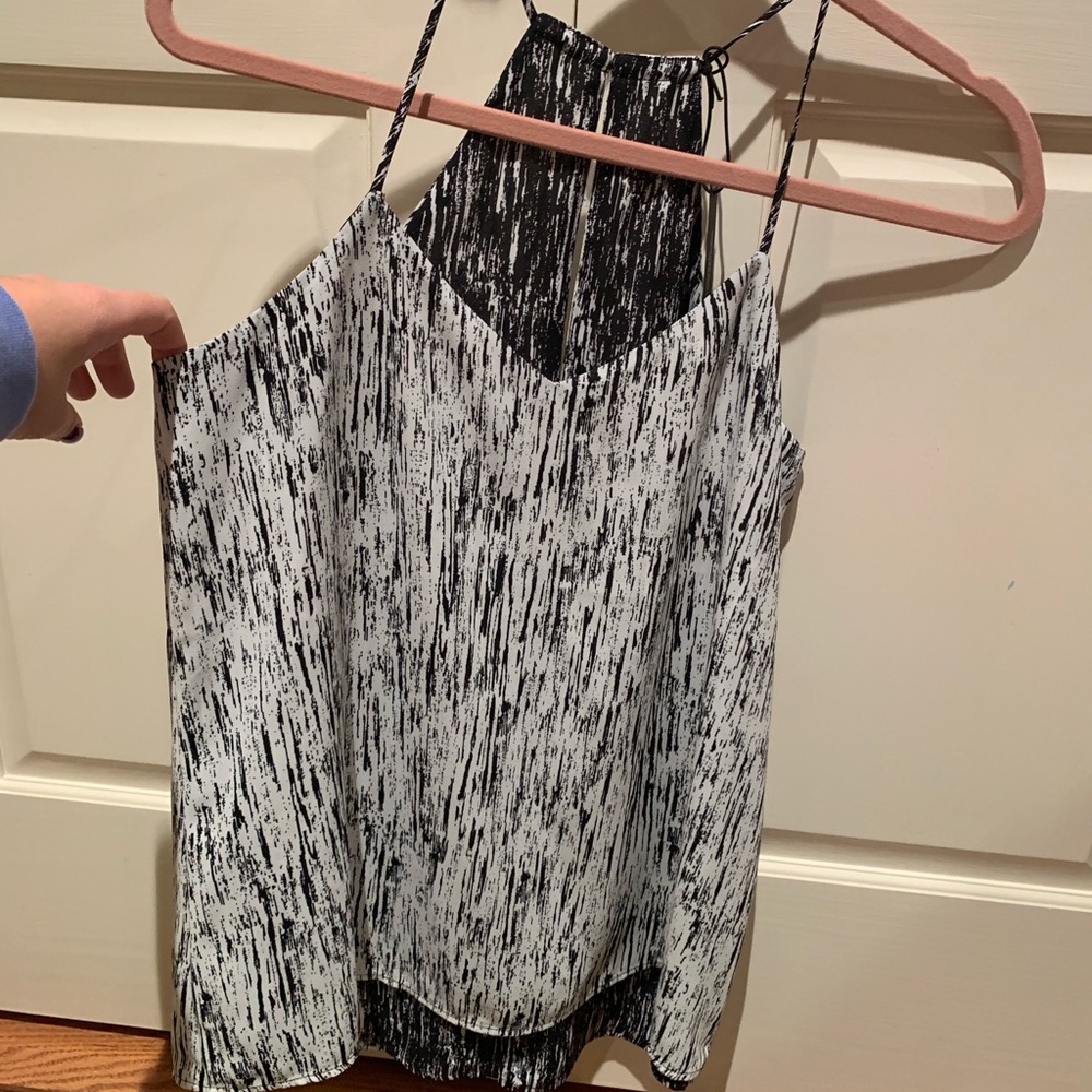 Express Tank Top - Picture 2 of 8